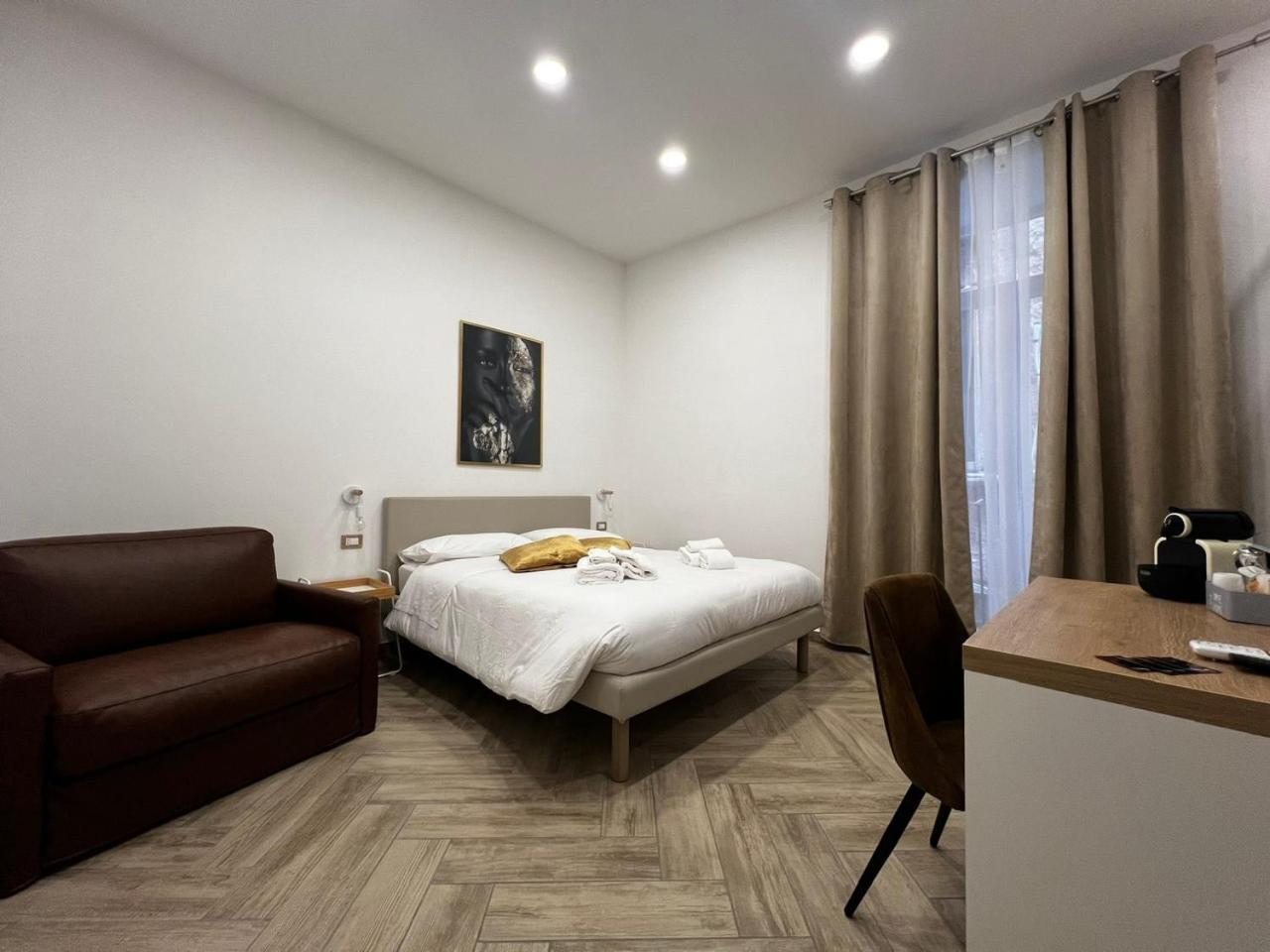 Dimora Dei Decumani Bed & Breakfast เนเปิลส์ ภายนอก รูปภาพ